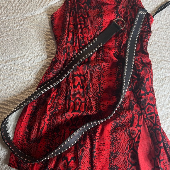 Datista Dress Snake Print | Motel - Picture 7 of 7